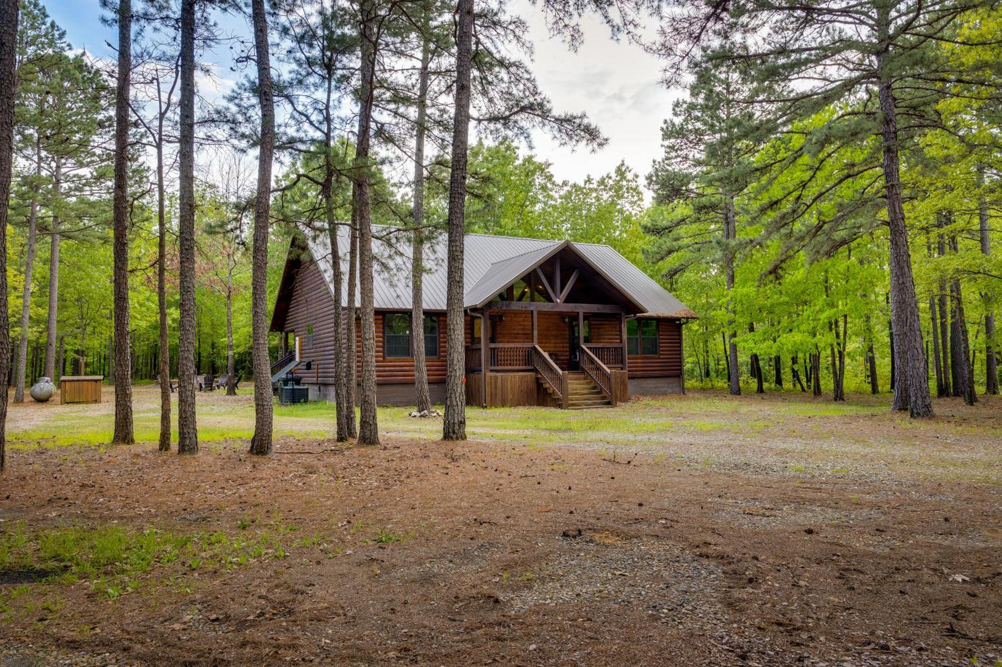 Cross Timbers Cabin On The Grove'S 25-Acres Broken Bow Exterior foto